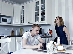 ブロンド, フェラチオ, エロ熟女, 試験, 下着, 淫乱熟女, ロシア人, 生徒