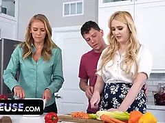 Pijpbeurt, Oudere vrouw, Sperma, Vies, Hd, Moeder die ik wil neuken, Zusters, Trio