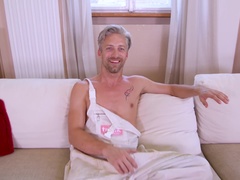 Amerikaans, Sperma in mond, Handbeurt, Hardcore, Buiten, Kut duiken, Geschoren, Tieten likken