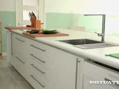 Grote kont, Grote lul, Grote mammen, Sperma shot, Handbeurt, Hardcore, Keuken, Latijnse vrouw