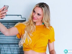 アメリカ人, デカパイ, ブロンド, 気狂い, 指いじり, 自然山雀, オマンコ, ストリッピング