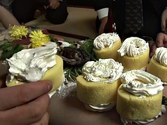 Aisselle, Asiatique, Brunette brune, Rondelette, Mignonne, Nourriture, Léchez, Fête