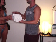 美女, ビキニ, フェラチオ, 茶髪の, 手コキする, Hd, シゴき, 母