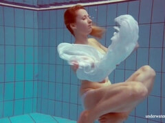 Tussi, Grosser arsch, Grosse titten, Freundin, Hd, Solo, Titten, Unter wasser