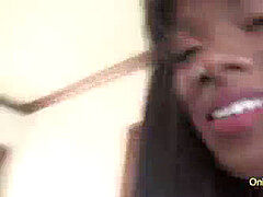 Vingeren, Interraciaal, Zoenen, Lesbisch, Masturbatie, Orgasme, Kut duiken, Tatoeage