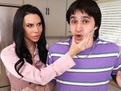 Bezaubernd, Grosser arsch, Grosser schwanz, Grosse titten, Blasen, Braunhaarige, Hundestellung, Milf