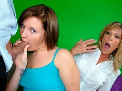 Blasen, Spermaladung, Frau frau mann, Handjob, Lecken, Milf, Pov, Flotter dreier
