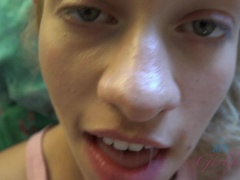 Enthousiasteling, Anaal, Blond, Vingeren, Handbeurt, Tiener, Tieten likken, Nat