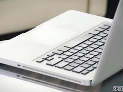 Brunette brune, Plantureuse, Gode, Conversation vulgaire, Seins naturels, Petite femme, Réalité, Maigrichonne