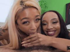 Sucer une bite, En levrette, Branlette thaïlandaise, Interracial