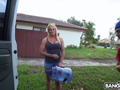 Amateur, Gros seins, Blonde, Plantureuse, Exhib, Seins naturels, De plein air, Softcore