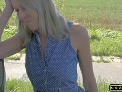 Gorgeous Striking German mom outdoor bang with a stranger - Homemade Sex