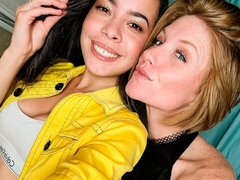 Блондинки, Лесбиянка, Лизание, Мастурбация, Милф, Чулки, Стриптизерша, Сиськи