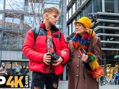 Pijpbeurt, Oudere vrouw, Lul, Hondjeshouding, Omie, Hd, Rijpe lesbienne, Buiten