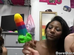 ベッドルーム, ブロンド, 茶髪の, 大学生, レズビアン, パーティ, オマンコ, おもちゃ