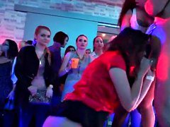 Amateur, Nana, Grosse bite, Européenne, Embrassement, Fête