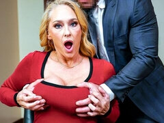 Grote lul, Grote mammen, Blond, Lul, Reusachtig, Rijpe lesbienne, Moeder die ik wil neuken, Kantoor