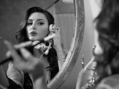 Culo grande, Tetas grandes, Rubia, Penetracion con dedos, Besar, Lesbiana, Lamidas, Madres para coger