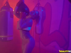 Beso negro, Verga grande, Tetas grandes, Rubia, Mamada, Abierta, Perforación, Nalgadas