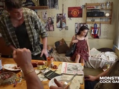 Sucer une bite, Brutal, Cousine, Éjaculation interne, Énorme, Petite femme, Rugueux, Adolescente