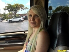 ブロンド, 車, チン, お金, ハメ撮り, ガリガリ, ティーン, オッパイの