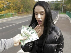 Blasen, Braunhaarige, Hundestellung, Geld, Muschi, Dürr, Jungendliche (18+), Titten