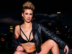 Grote kont, Zwart, Hondjeshouding, Handbeurt, Interraciaal, Moeder die ik wil neuken, Kort haar, Tatoeage