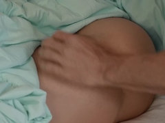 Américain, Chambre à dormir, Tir de sperme, Faciale, Masturbation, Rasée, Nénés, Voyeur