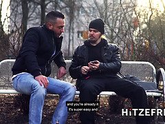 Pijpbeurt, Oudere vrouw, Diep in de keel, Rijpe lesbienne, Moeder die ik wil neuken, Tatoeage, Tieten likken