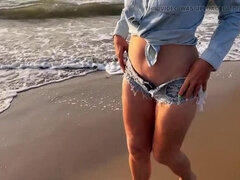 Hotwife Cheats on Beach with Cuckold Husband - Kmarcouple Amateur MILF HD