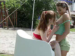 Пальцем, Поцелуи, Лесбиянка, Оргазм, На публике, Рыжие