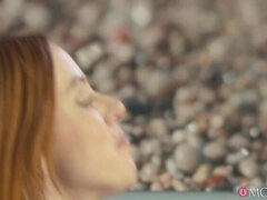 Grosse titten, Blasen, Hundestellung, Aufs gesicht abspritzen, Freundin, Lecken, Muschi, Titten