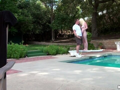 Tussi, Grosser arsch, Grosser schwanz, Schlampe, Blondine, Milf, Muschi, Sich ausziehen