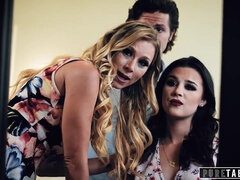 Grosse titten, Blondine, Hundestellung, Milf, Muschi, Realität, Flotter dreier, Titten