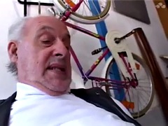 Leie, Grossvater, Öffentlich