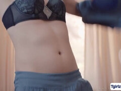 Gros cul, Gros seins, Gorge profonde, Jeunes transsexuelles thaïlandaises, Lesbienne, Masturbation, Transsexuelle, Grande