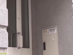 Mollig, Dochter, Hondjeshouding, Harig, Huisgemaakt, Zoenen, Tiener, Tieten likken