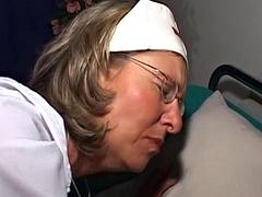 Blondine, Faustfick, Hardcore, Lesbisch, Lingerie, Reif, Milf, Krankenschwester