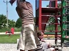 Blasen, Braunhaarige, Oma, Lecken, Reif, Piercing, Ablutschen, Jungendliche (18+)