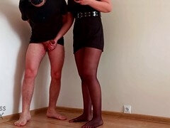 Одетые девушки голые парни, Ноги, Женское доминирование, Дрочка ногами, Властные, Колготки, Полиция, Рабыни