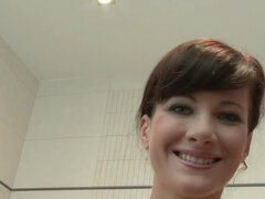 Brunette brune, Femelle, Doigter, Hd, Masturbation, Maman, Seins naturels, Solo