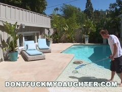 18, デカチン, デカパイ, チン, ラティーナ, プール, 現実, ティーン