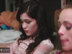 Брюнетки, Фетиш, Пальцем, Хд, Лесбиянка, Лизание, Крошечные, Сиськи