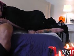 Tetas grandes, Mamada, Madura, Madres para coger, Coño, Gritar, Tatuaje
