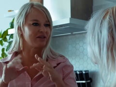 Hd, Lesbisch, Milf, Zierlich, Rasiert, Sohn, Stiefmutter, Titten