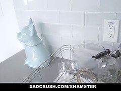 Bad, Grosser schwanz, Blasen, Hochschule, Tochter, Hd, Masturbation, Natürlich