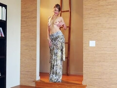 Tetas grandes, Morena, Vestido, Masturbación, Tetas naturales, Perforación, Coño, Hilo dental