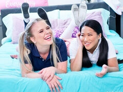 Любители, Азиатки, Блондинки, Собачьи, Вчетвером, Межрасовый секс, Натуральные сиськи, Тощие