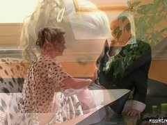 Минет, В одежде, Собачьи, Натуральные сиськи, Писсинг, Наездница, Душ, Втроем