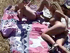 Enthousiasteling, Frans, Lesbisch, Openbaar, Voorbinddildo